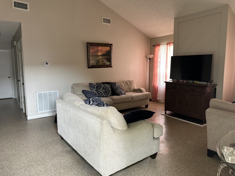 8828 GSRI ave, Baton Rouge, LA for sale - Building Photo - Image 3 of 6