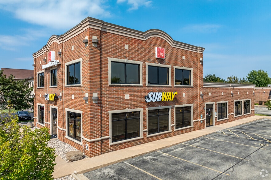 1526 S Commercial St, Neenah, WI for lease - Building Photo - Image 1 of 7