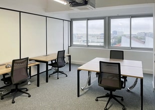 14-22 Rue D'arras, Nanterre for lease Interior Photo- Image 2 of 6