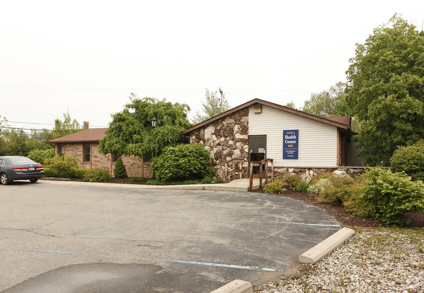 711 Byron Rd, Howell, MI 48843