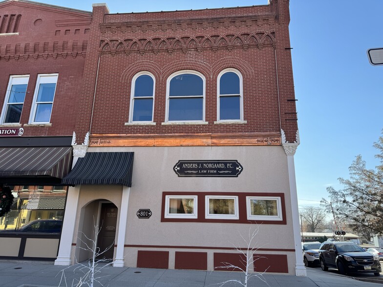 801 12th St, Belle Plaine, IA for sale - Primary Photo - Image 1 of 1