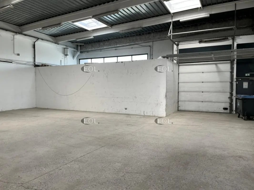 Flex in Gennevilliers for lease Building Photo- Image 1 of 5