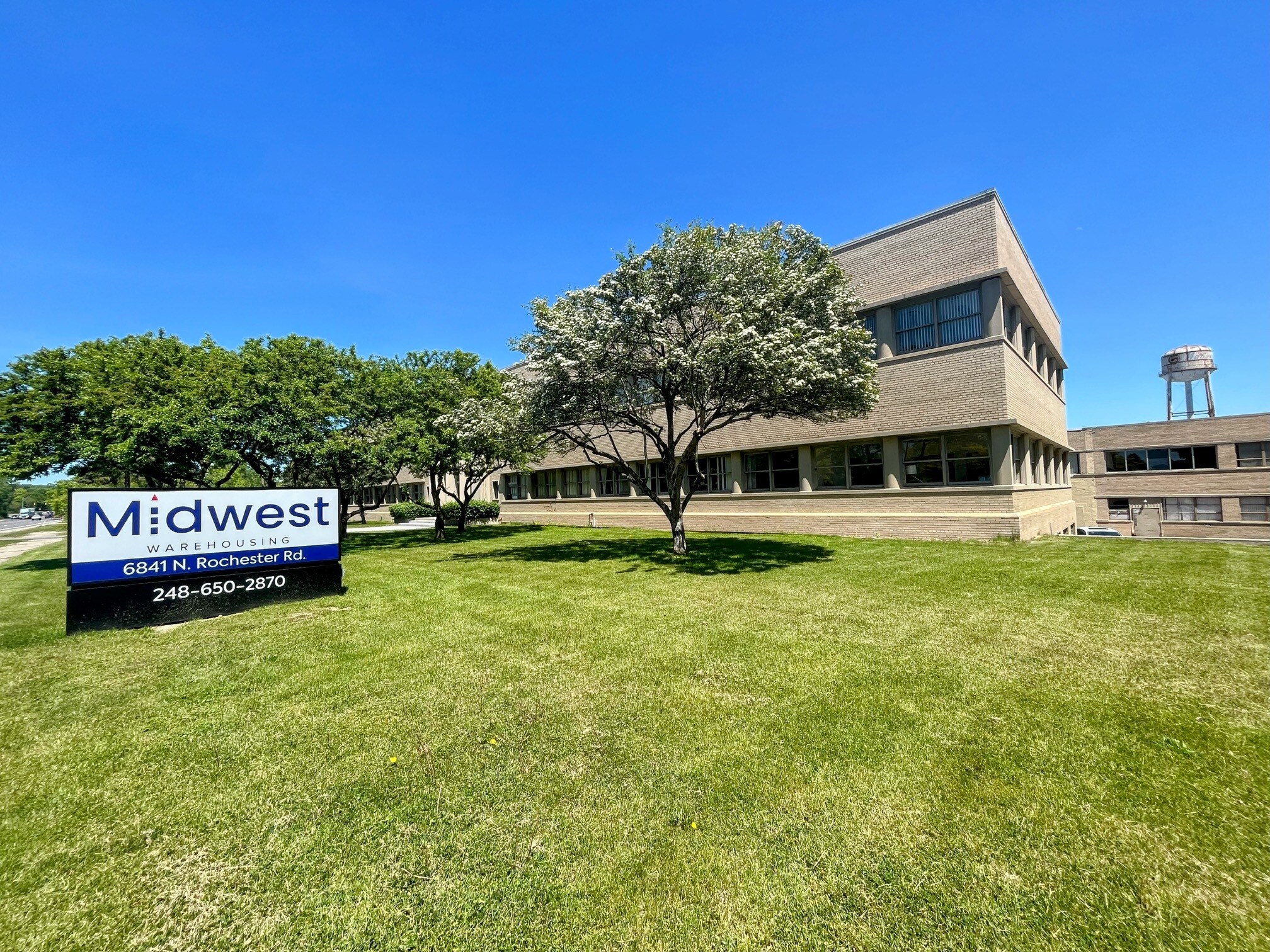 6841 N Rochester Rd, Rochester Hills, MI for lease Primary Photo- Image 1 of 14