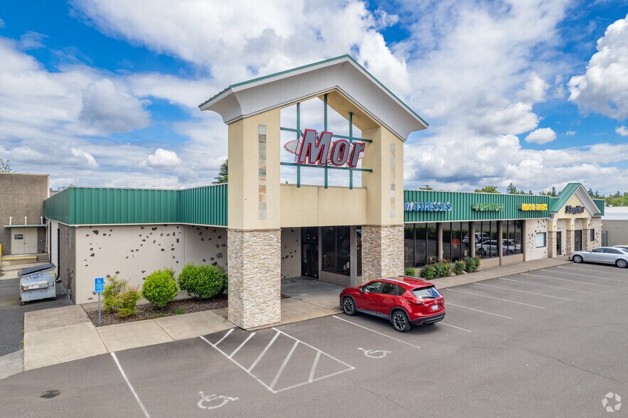 10015 SE Stark St, Portland, OR for sale - Building Photo - Image 3 of 6