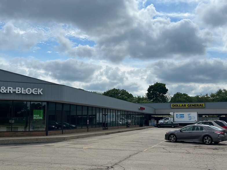 3702-3710 N Main St, Rockford, IL for lease - Building Photo - Image 2 of 18