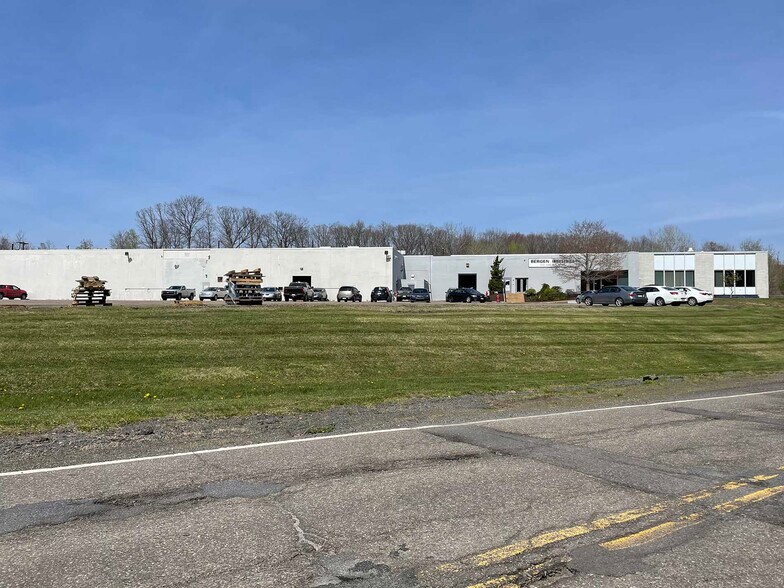 1120 Oak Hill Rd, Mountain Top, PA 18707