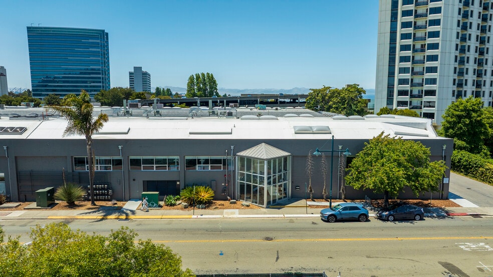 6101 Christie Ave, Emeryville, CA for lease - Building Photo - Image 1 of 4