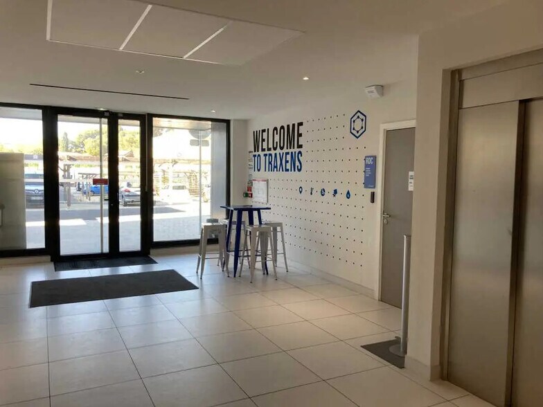 16 Rue Louis Leprince Ringuet, Marseille for lease - Lobby - Image 2 of 6