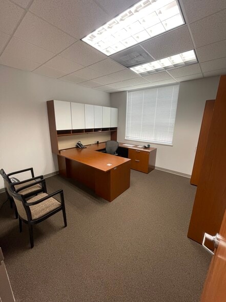 5625 Schumacher Ln, Houston, TX for lease - Building Photo - Image 2 of 9