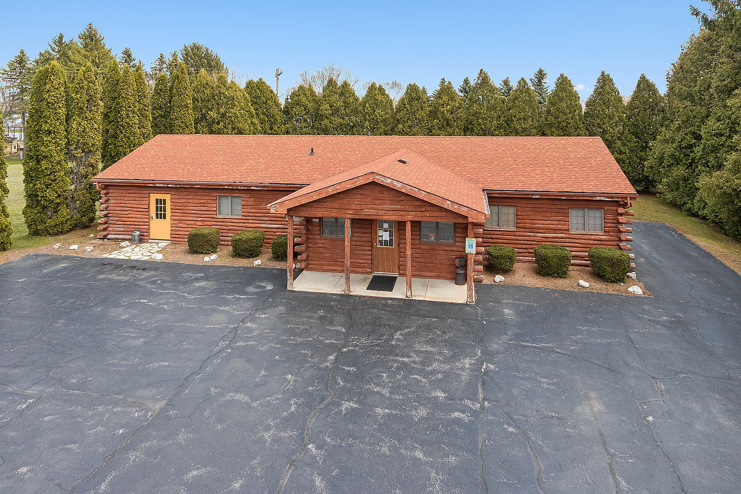 2211 N Rapids Rd, Manitowoc, WI for sale Primary Photo- Image 1 of 1