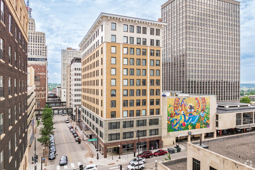 10 4th St E, Saint Paul, MN for lease - Building Photo - Image 1 of 14