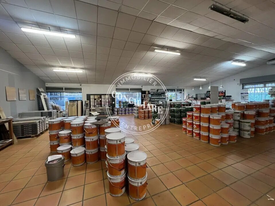 Retail in Toulouse for lease Interior Photo- Image 1 of 6