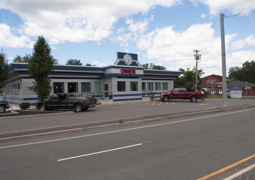 1842 Columbia Tpke, Castleton, NY for sale - Building Photo - Image 1 of 1