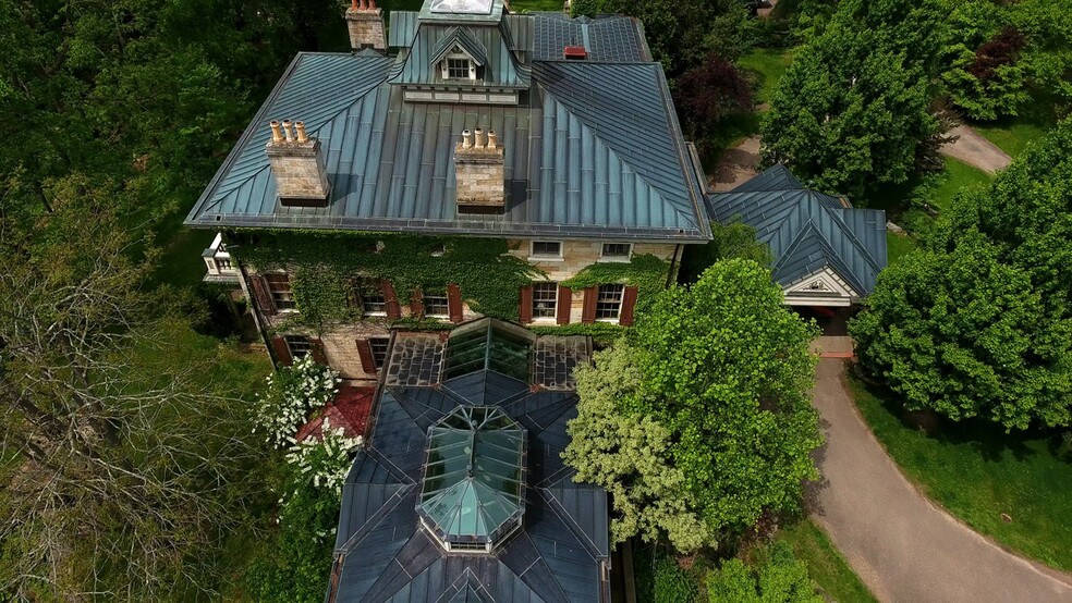 615 Riverstone Ln, Foxburg, PA 16036