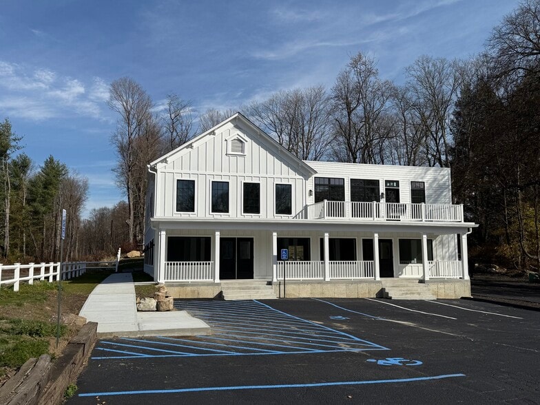 3 Sidecut Rd, Redding, CT for lease - Building Photo - Image 1 of 1
