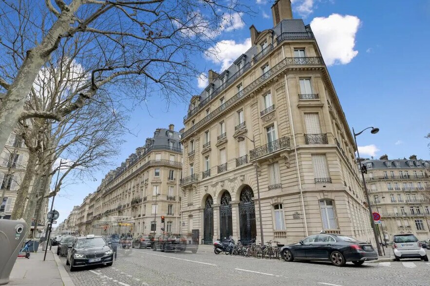 12 Avenue Pierre Ier De Serbie, Paris for lease - Building Photo - Image 2 of 13