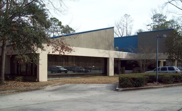 200 Greenleaves Blvd, Mandeville, LA for lease - Building Photo - Image 2 of 13