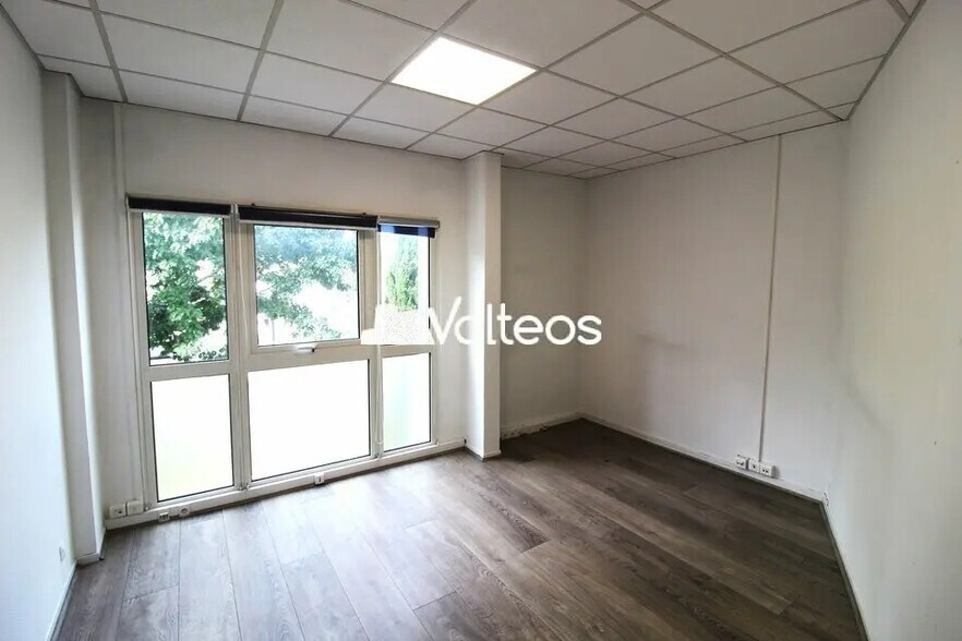 60 Boulevard Déodat De Séverac, Toulouse for lease - Interior Photo - Image 3 of 10