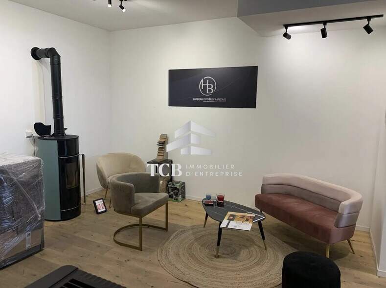 Retail in Carquefou for lease - Interior Photo - Image 3 of 6