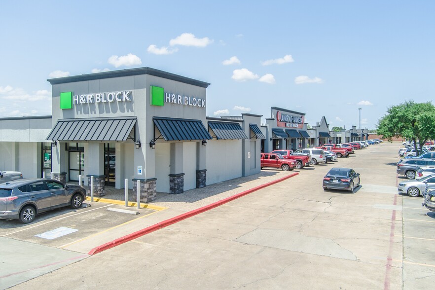 1901-2403 E Red River St, Victoria, TX for sale - Building Photo - Image 1 of 11
