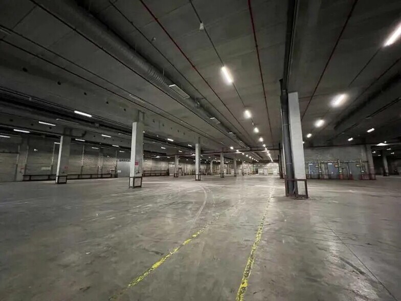 Industrial in Gretz-Armainvilliers for lease - Interior Photo - Image 3 of 4