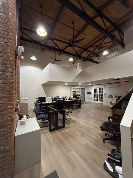 70 Moshassuck Rd, Lincoln, RI for lease - Building Photo - Image 2 of 20