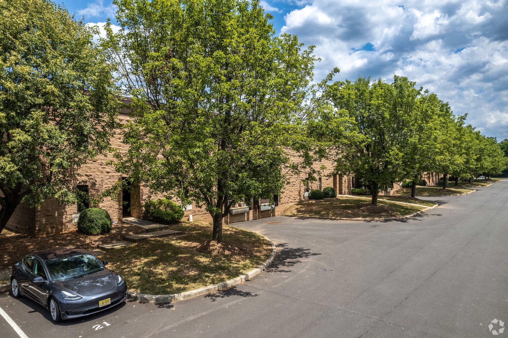 10 County Line Rd, Branchburg, NJ for sale Primary Photo- Image 1 of 1