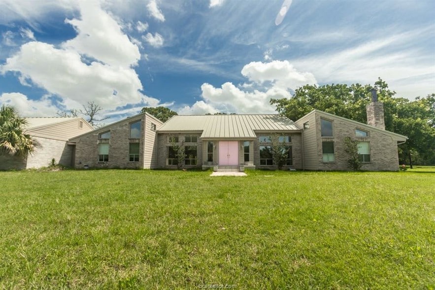 993 Peach Creek Cut Off, College Station, TX for sale - Primary Photo - Image 2 of 30