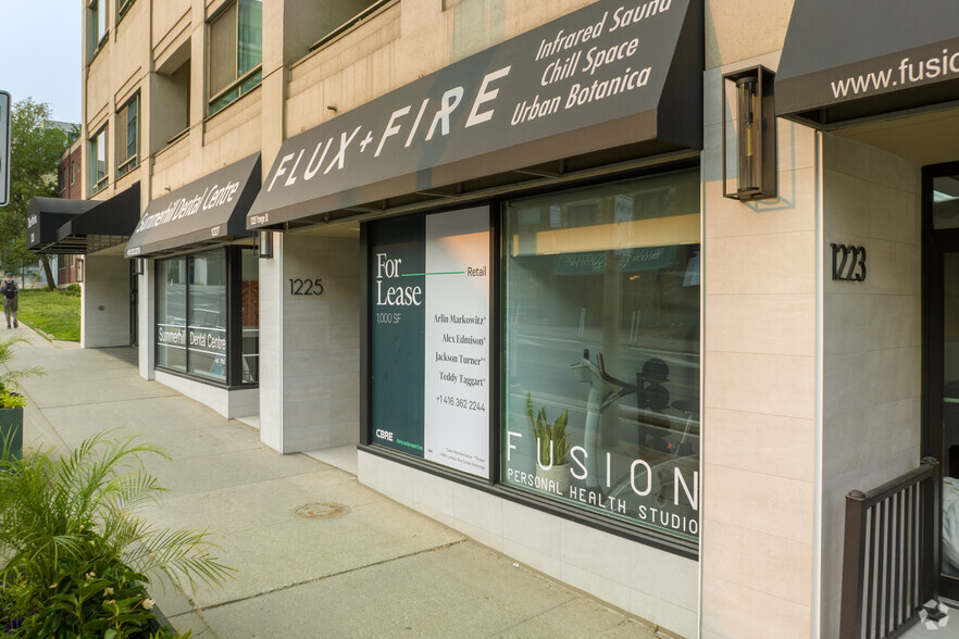 1219-1231 Yonge St, Toronto, ON for lease - Building Photo - Image 3 of 4