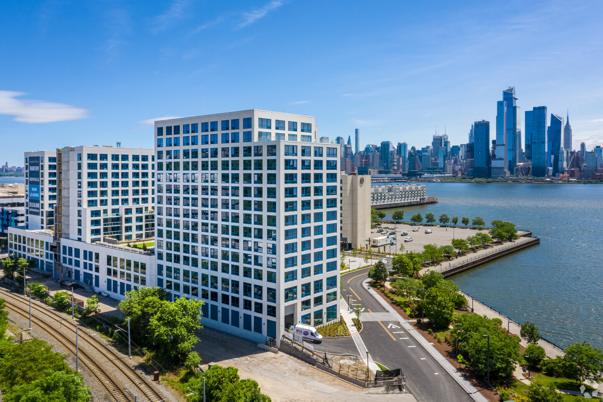 800-harbor-blvd-weehawken-nj-07086-hamilton-cove-loopnet