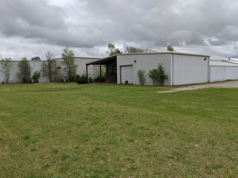 135 Industrial Ave, Bronson, MI 49028