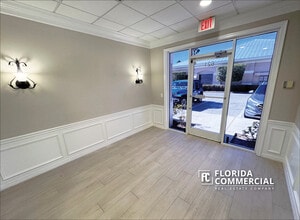 609-673 SE Central Pky, Stuart, FL for lease Interior Photo- Image 2 of 11