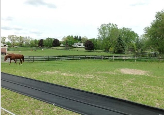 1301 W Rose Center Rd, Holly, MI for sale Primary Photo- Image 1 of 1