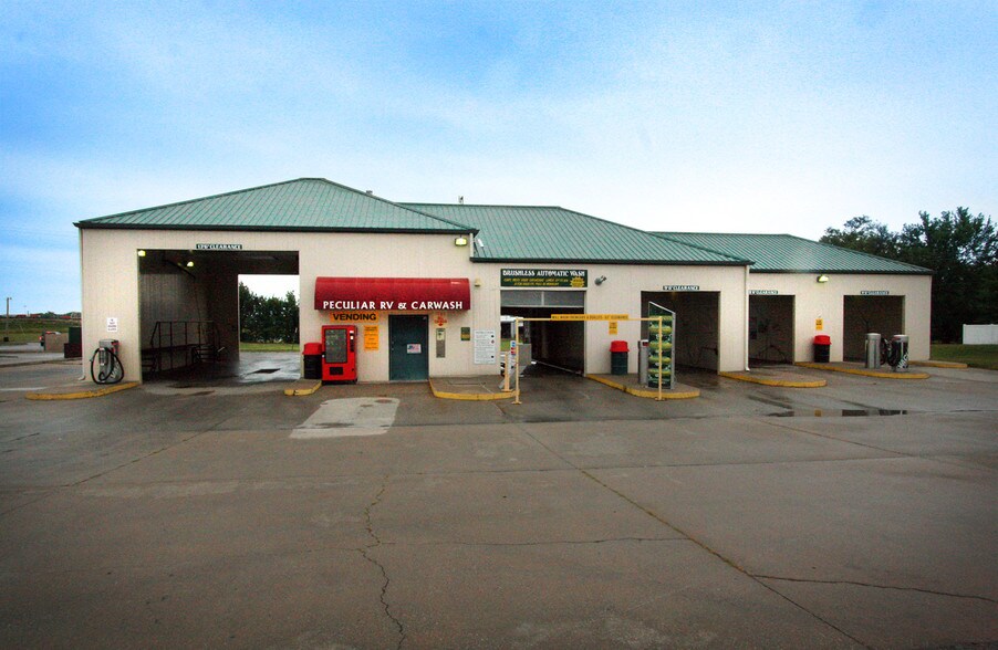 361 Legend Ln, Peculiar, MO 64078