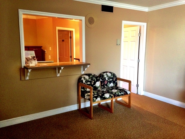 550-558 E Wardlow Rd, Long Beach, CA for lease - Lobby - Image 3 of 9