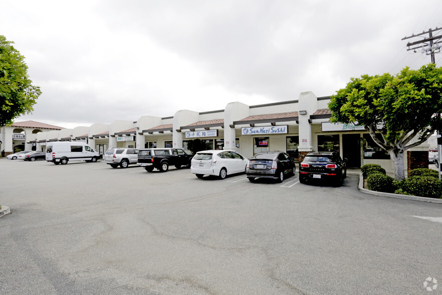 18200-18216 S Western Ave, Gardena, CA for lease - Building Photo - Image 3 of 10