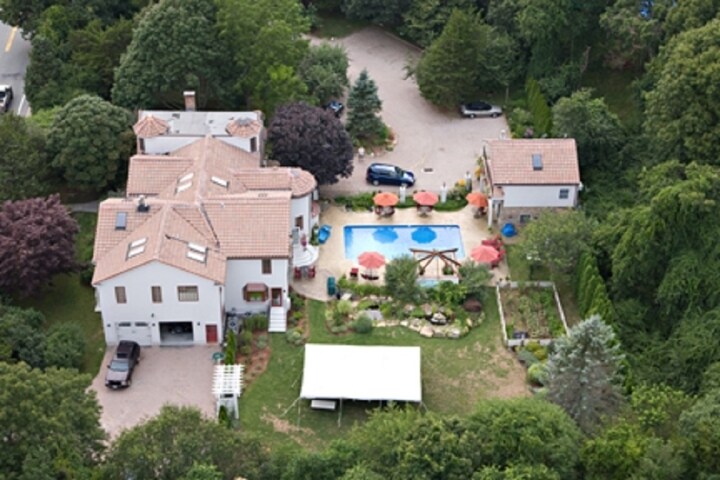 190 Shore Rd, Westerly, RI for sale - Primary Photo - Image 1 of 1