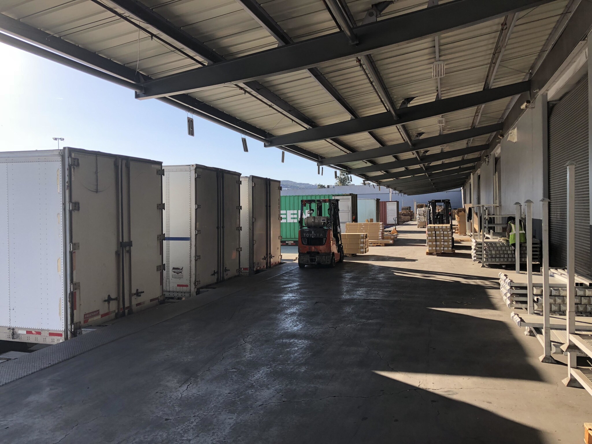 Usps City Of Industry Ca Distribution Center - cq86b3z