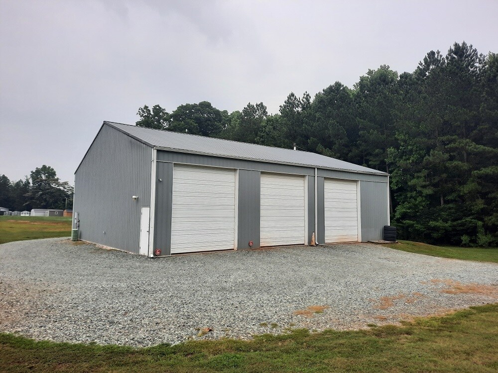 1805 KellerAndrews rd, Sanford, NC 27330 Garage / Warehouse With US