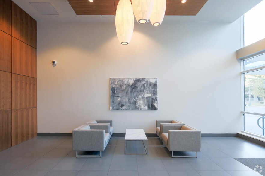 2950 Glen Dr, Coquitlam, BC for lease - Lobby - Image 2 of 4