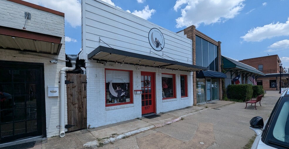 1017 S Broadway St, Carrollton, TX for sale - Building Photo - Image 2 of 9