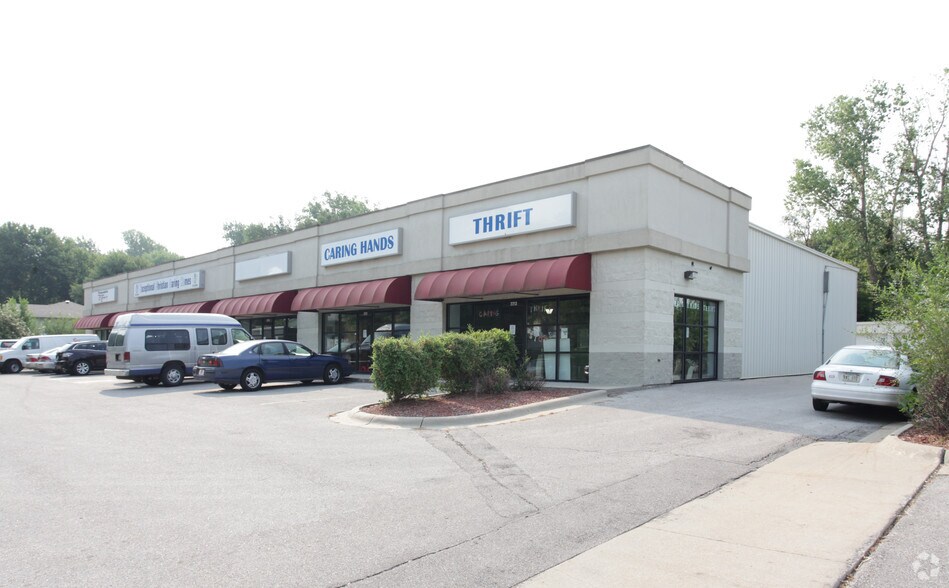 2203-2215 Pleasantview Ln, Bellevue, NE for sale - Primary Photo - Image 1 of 1