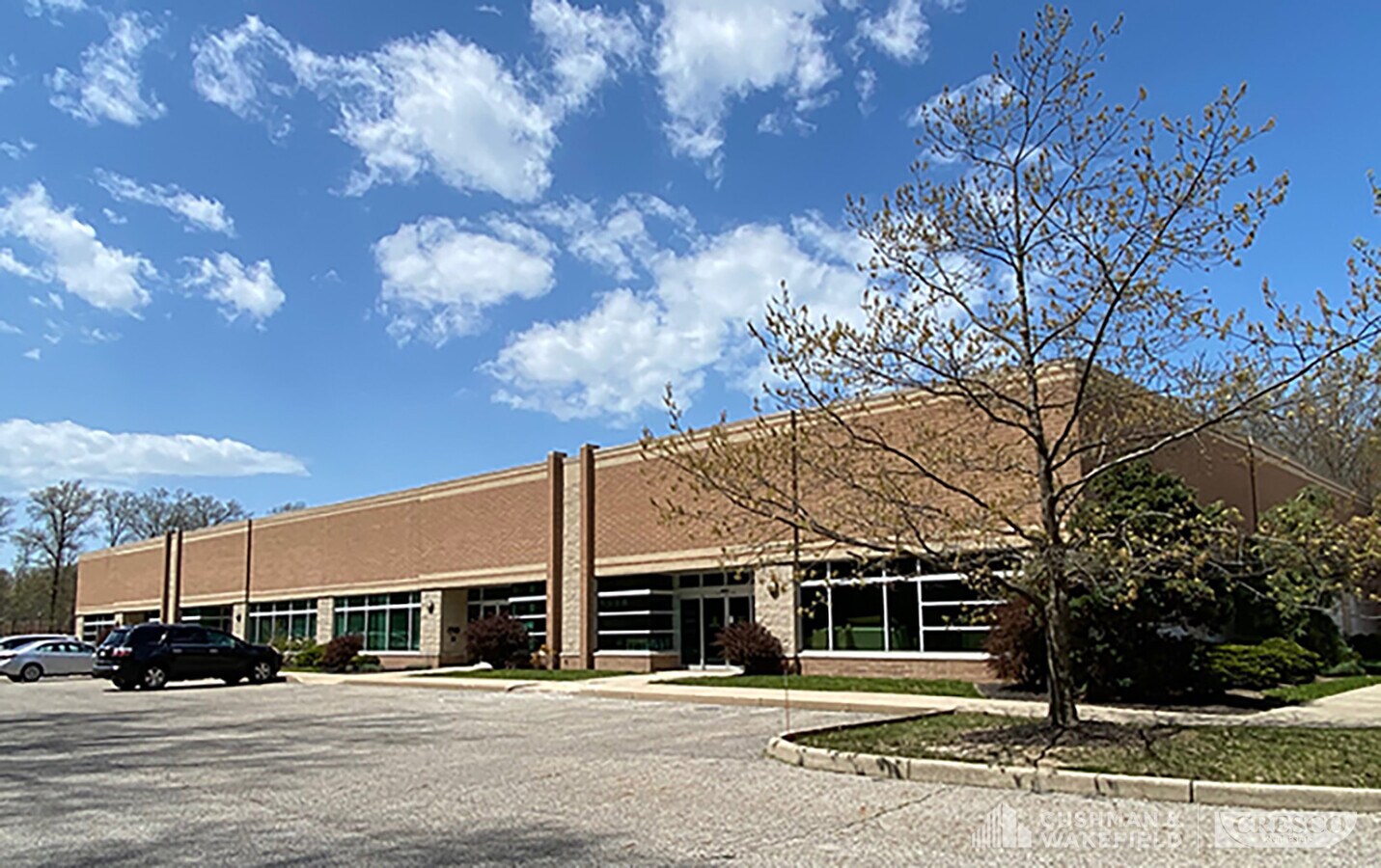 975 Bassett Rd, Westlake, OH 44145