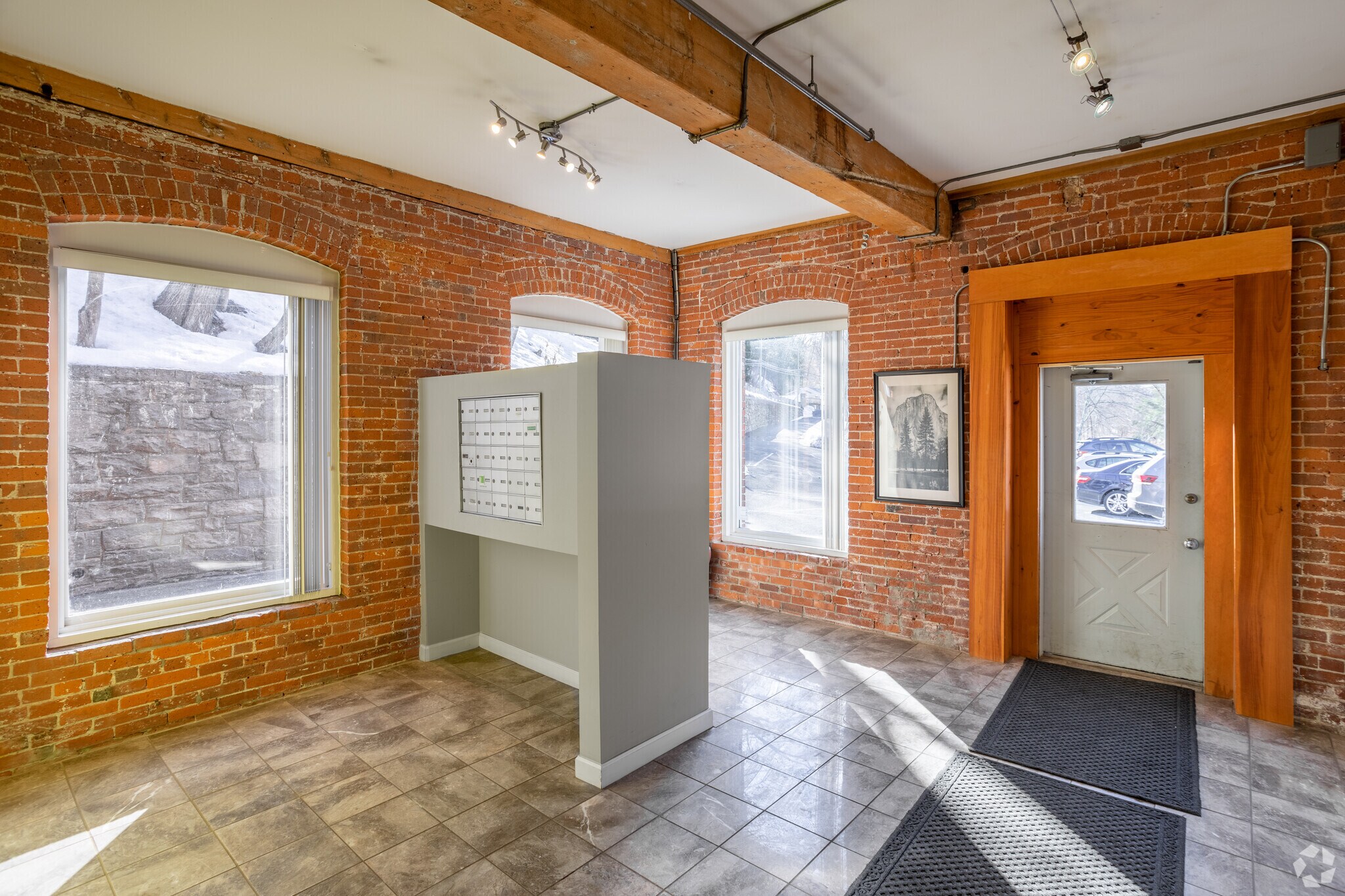 27 Glen Rd, Sandy Hook, CT 06482 Falling Water at Rocky Glen