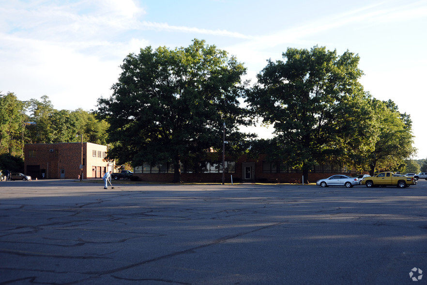 925 Oak St, Scranton, PA for lease - Building Photo - Image 3 of 3