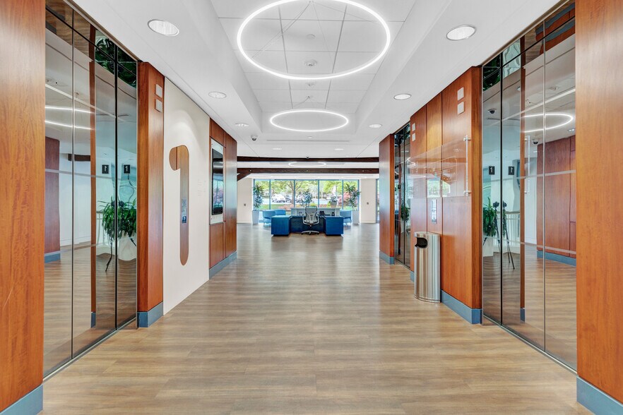 3755 Mansell Rd, Alpharetta, GA for lease - Lobby - Image 2 of 12