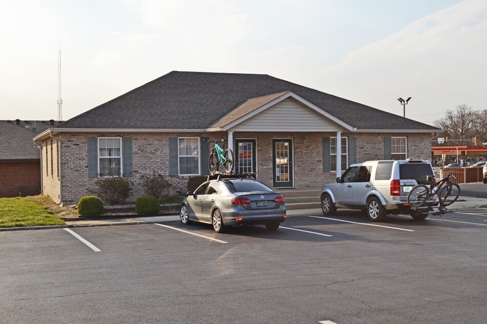 3 Professional Park Dr, Maryville, IL 62062