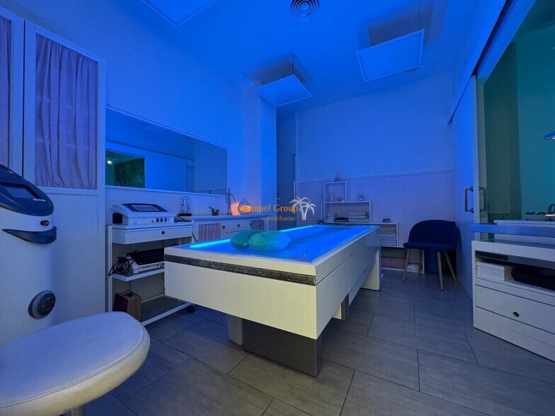 Retail in Quinto for lease - Building Photo - Image 2 of 12