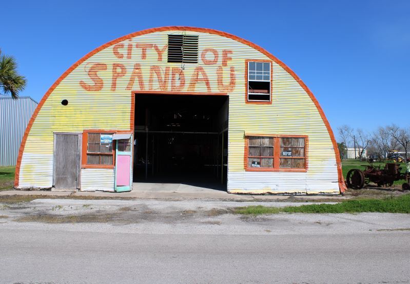 411 Proctor St, Austwell, TX 77950