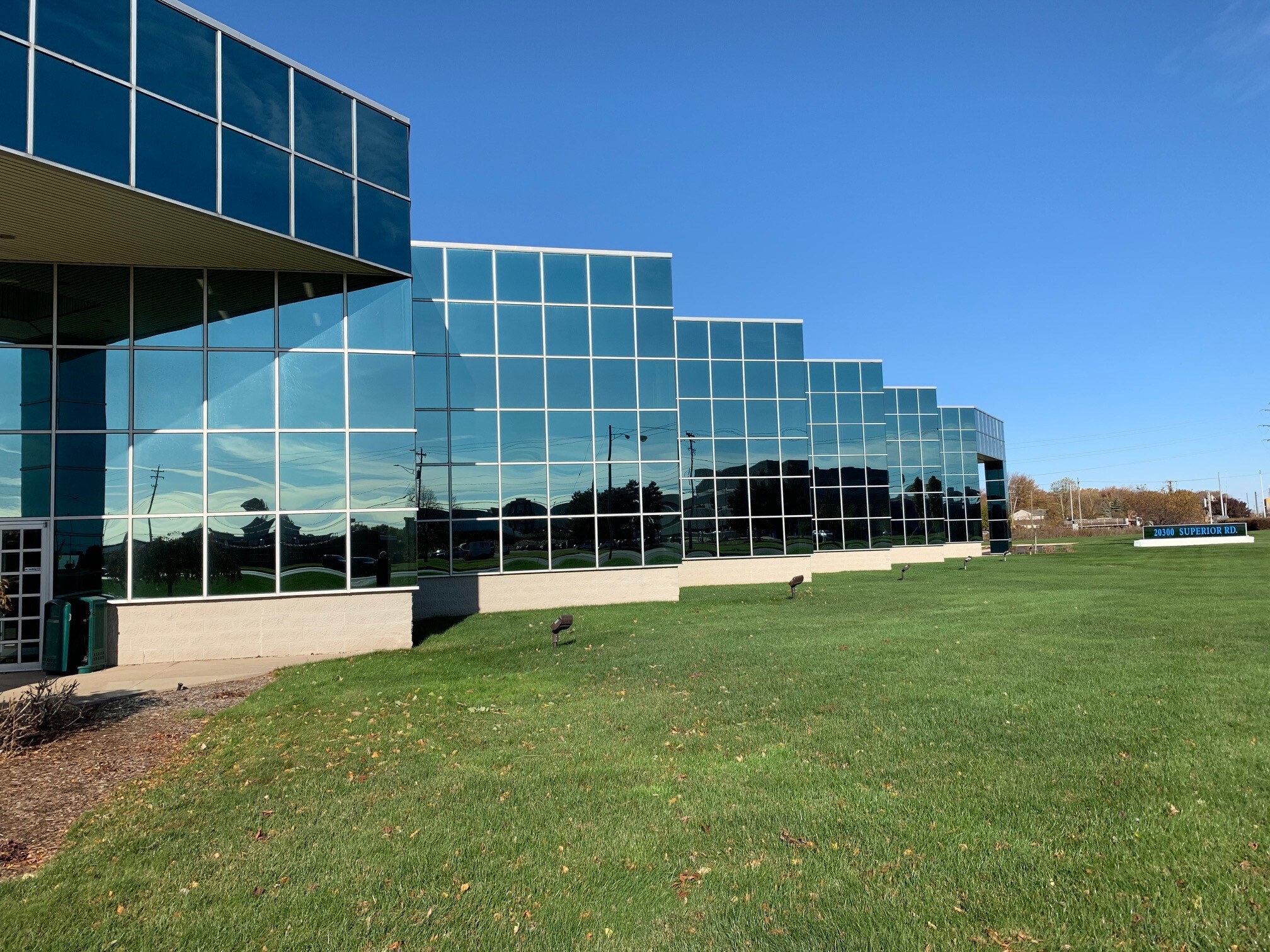 20300 Superior Rd, Taylor, MI for lease Building Photo- Image 1 of 8